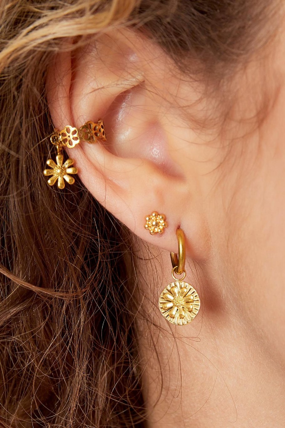 Earring with daisy charm Silver Color Stainless Steel Picture2
